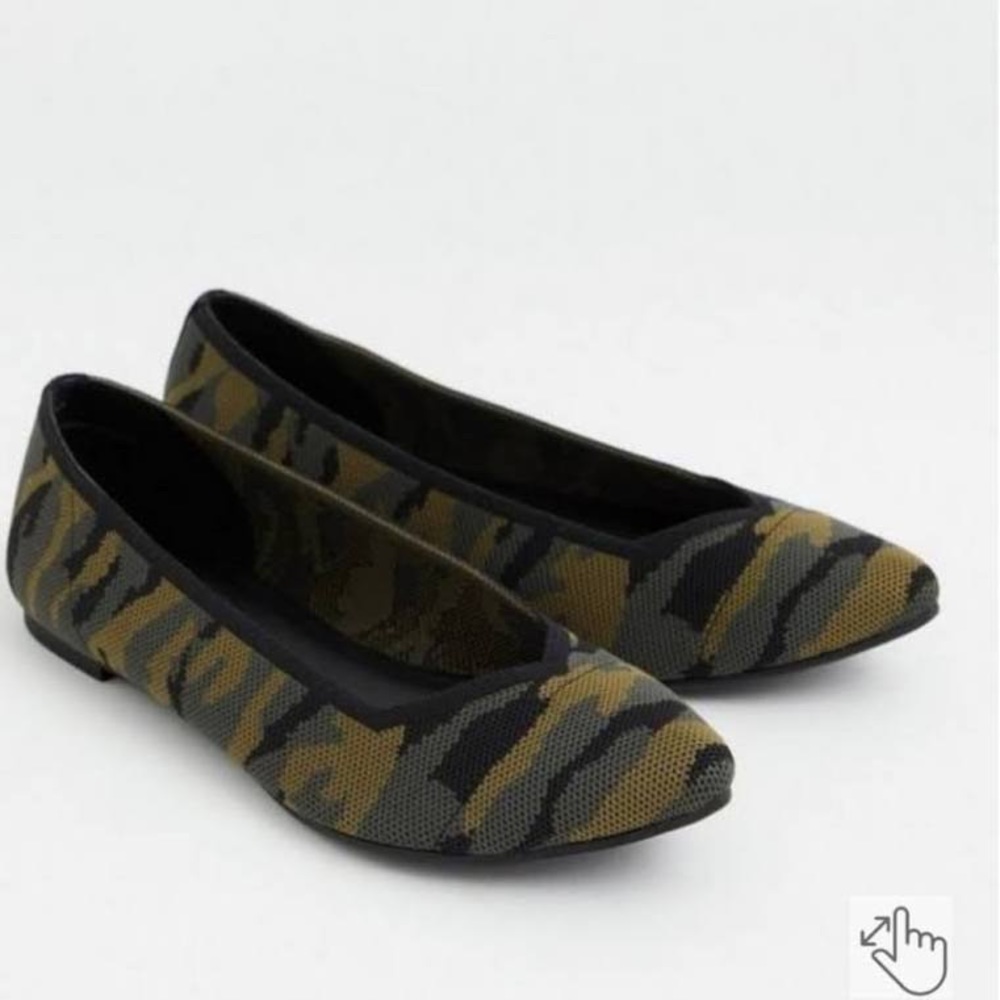 Torrid Camouflage Womens Flat Shoes 9
